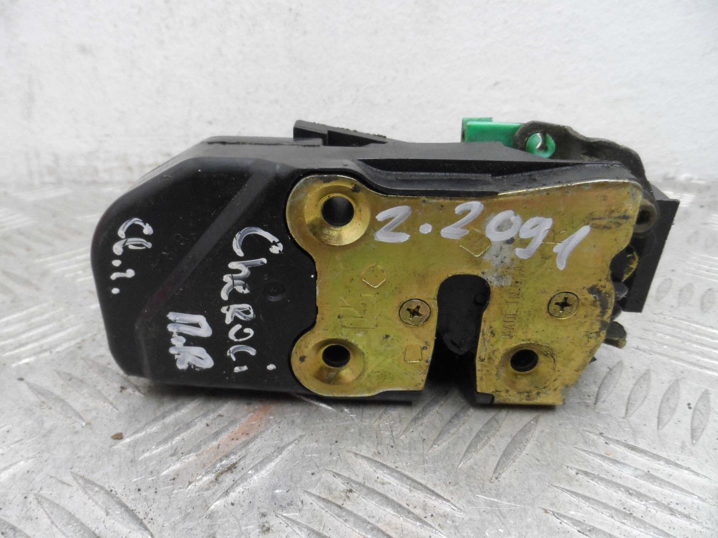 Замок двери передней правой