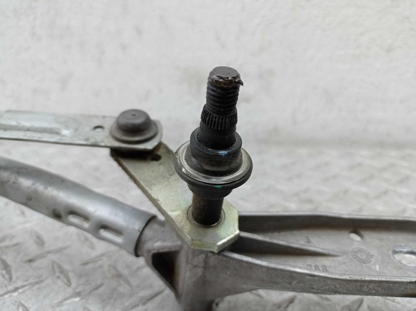 Трапеция стеклоочистителей