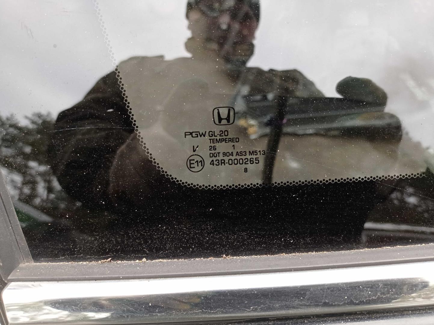 Стекло кузовное глухое левое