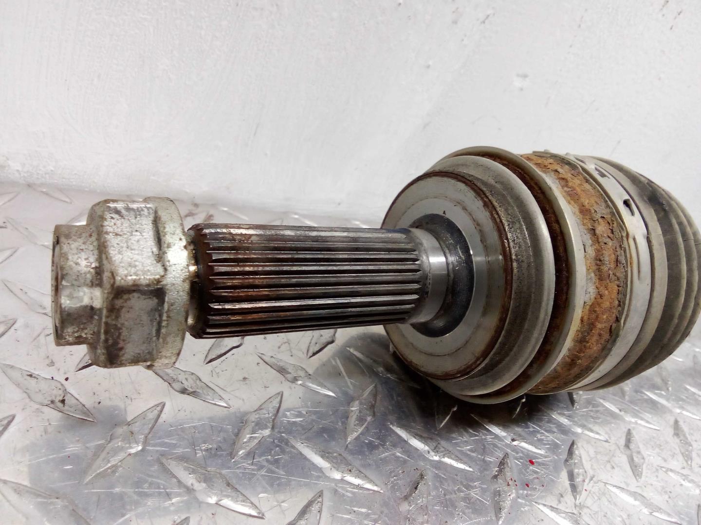 Полуось задняя левая