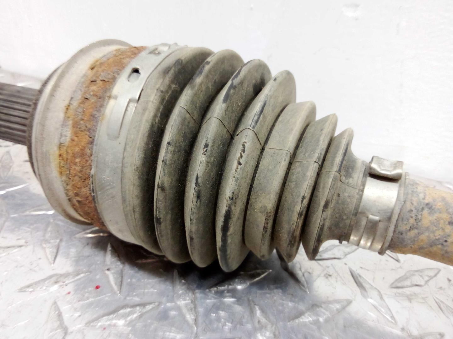 Полуось задняя левая