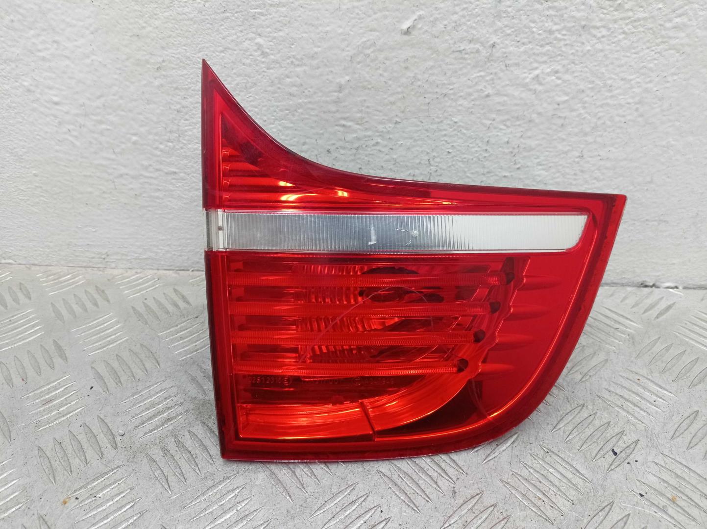 Фонарь задний внутренний левый