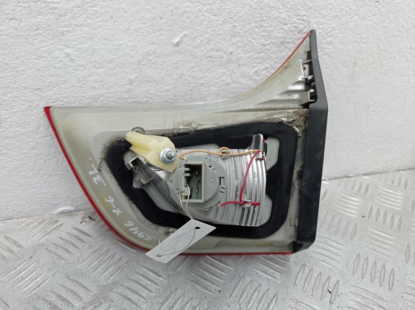 Фонарь задний внутренний левый