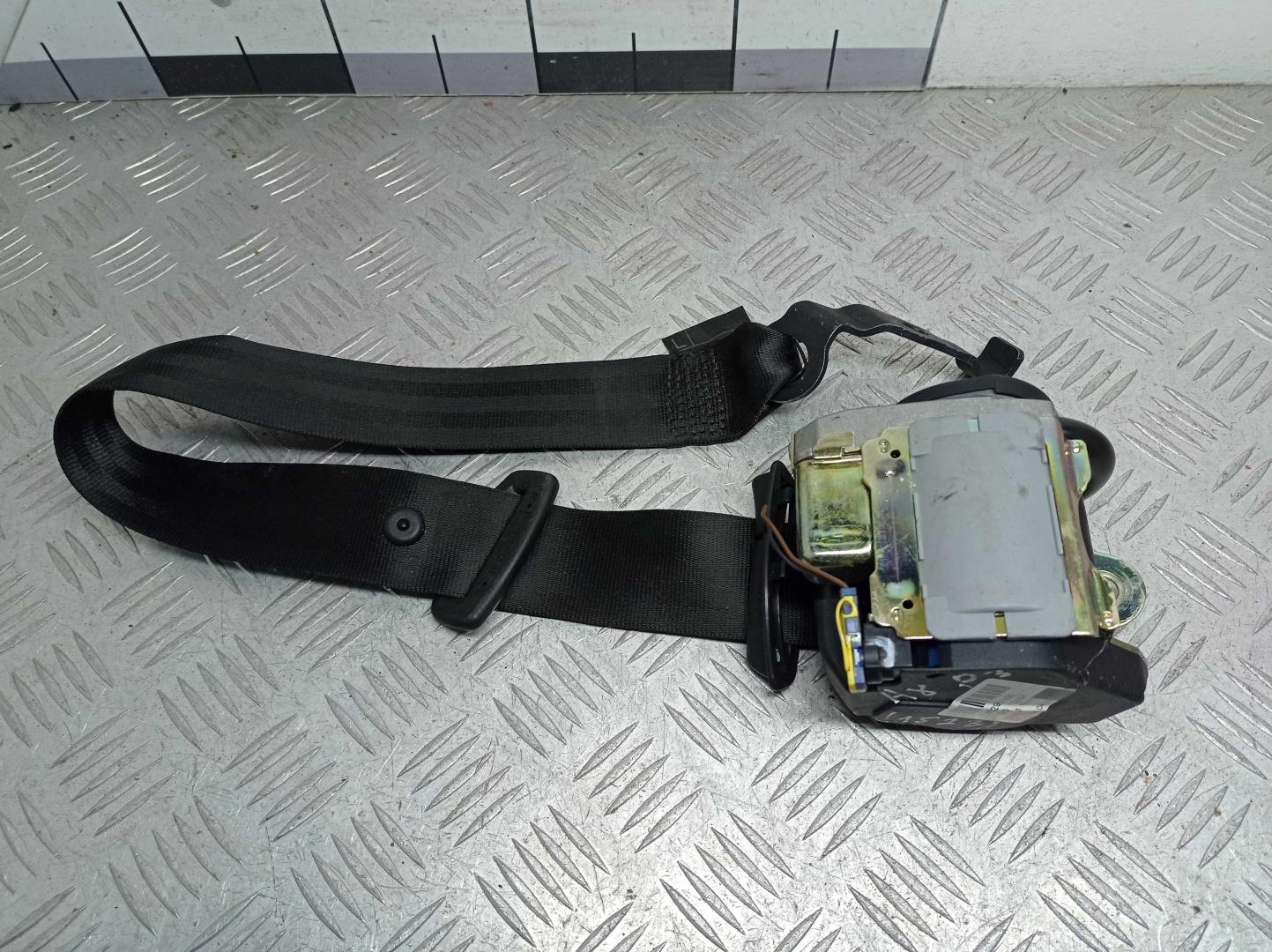 Ремень безопасности