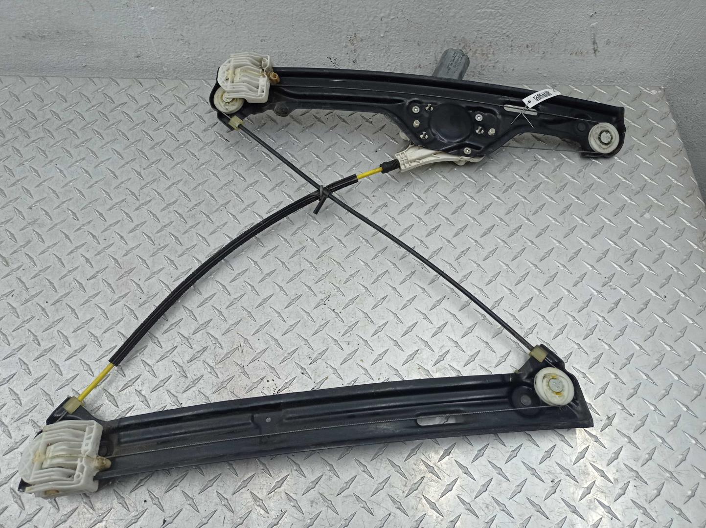 Стеклоподъемник электр. передний правый