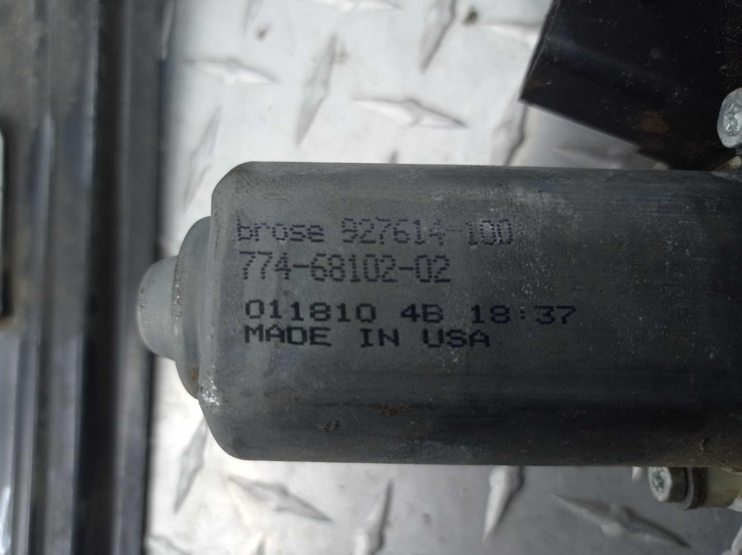 Стеклоподъемник электр. передний правый