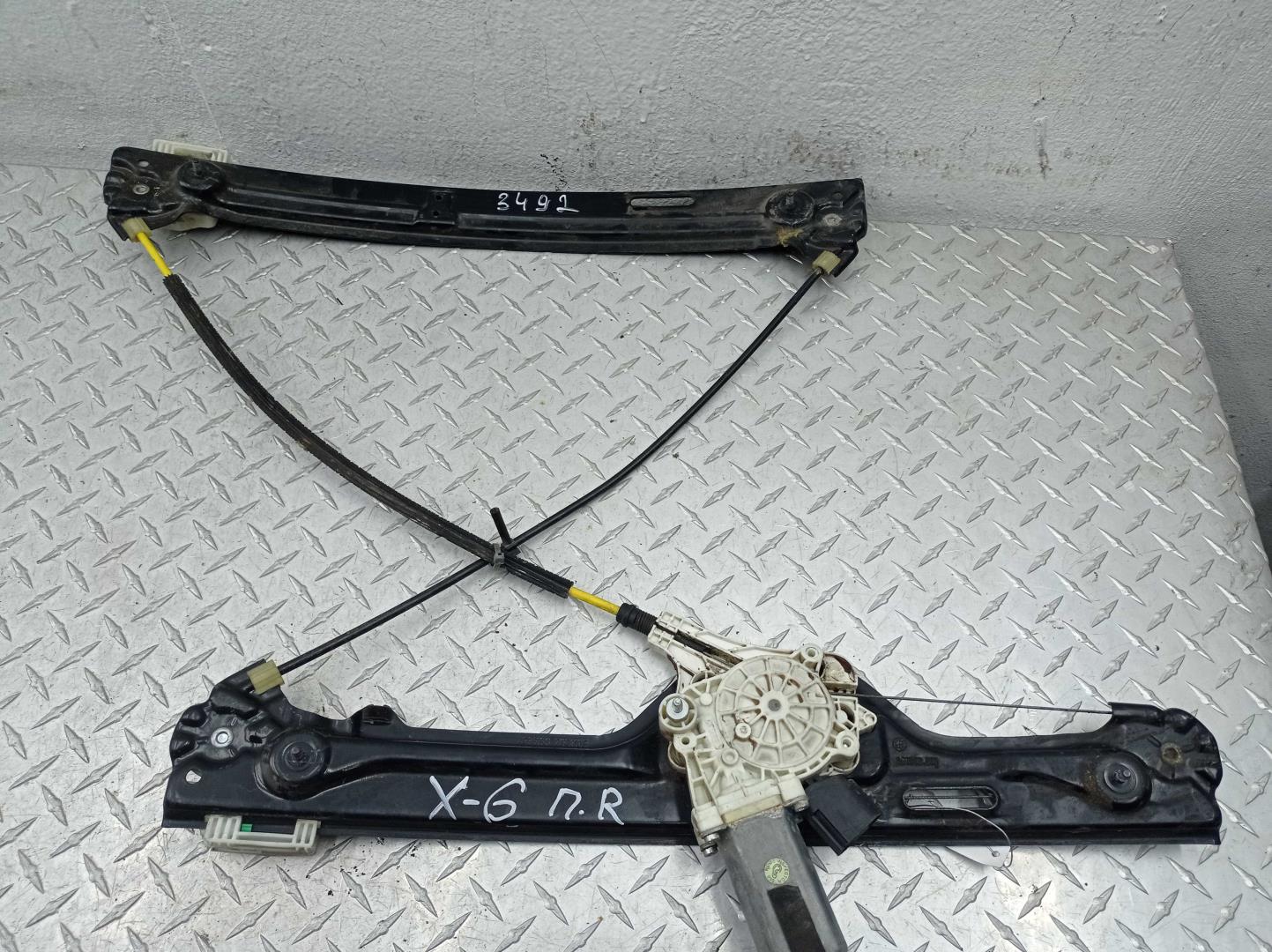 Стеклоподъемник электр. передний правый