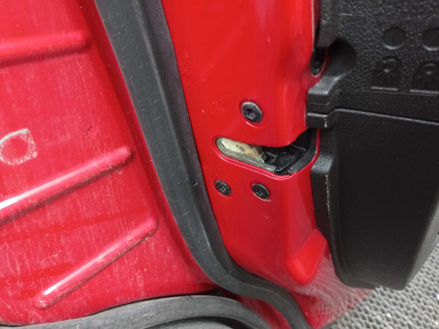 Дверь задняя левая