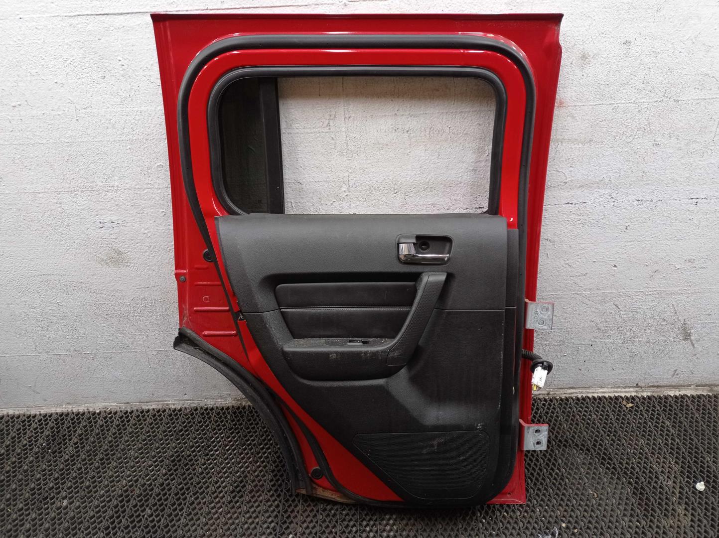 Замок двери задней левой