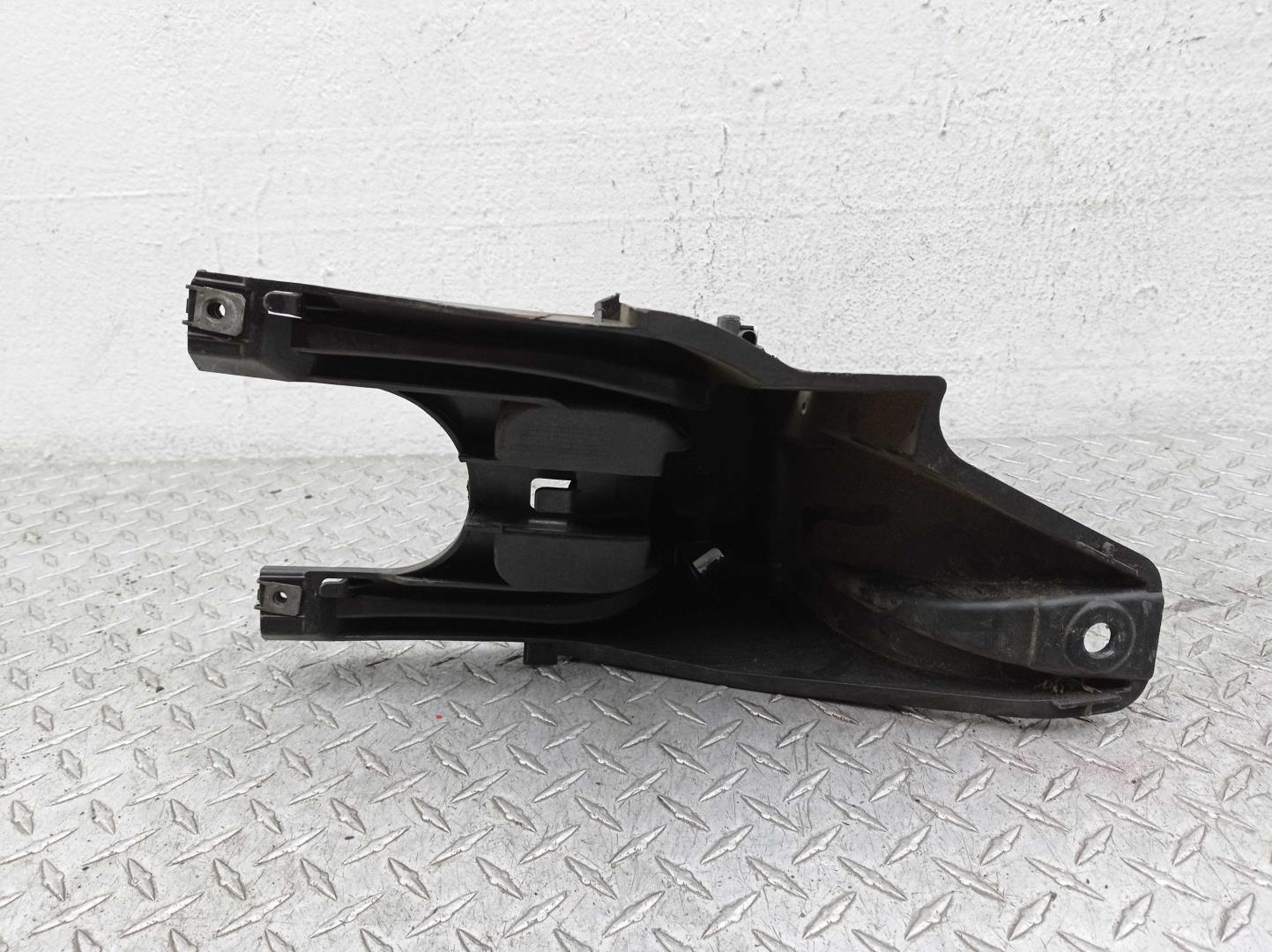 Крепеж фары