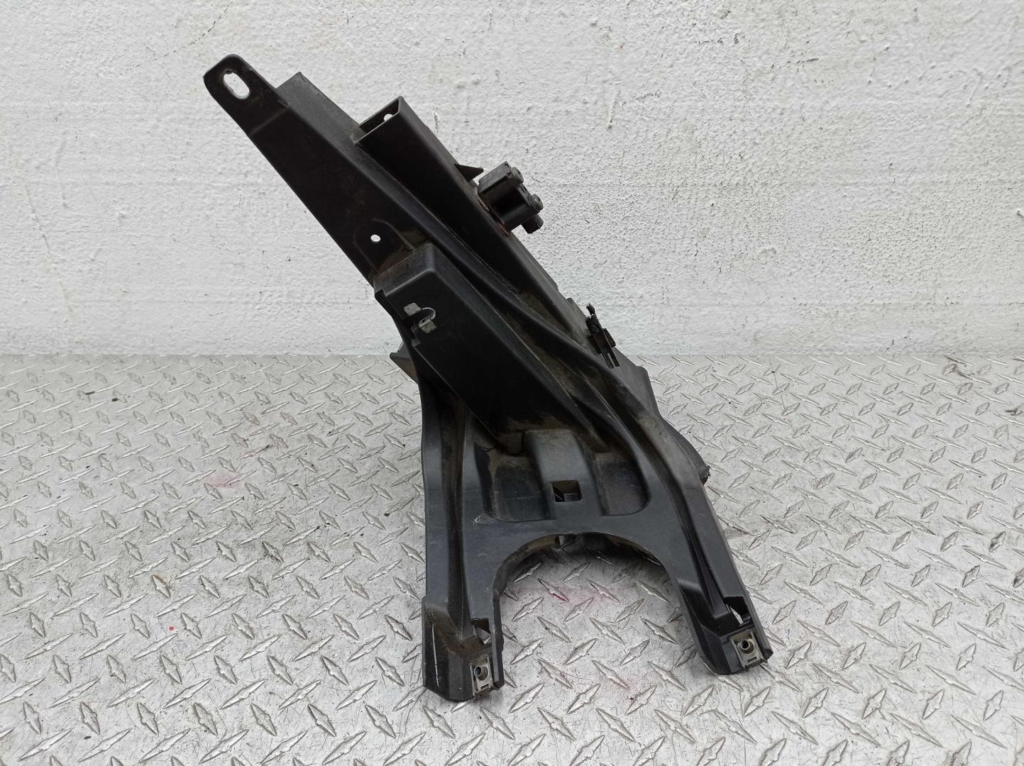 Крепеж фары