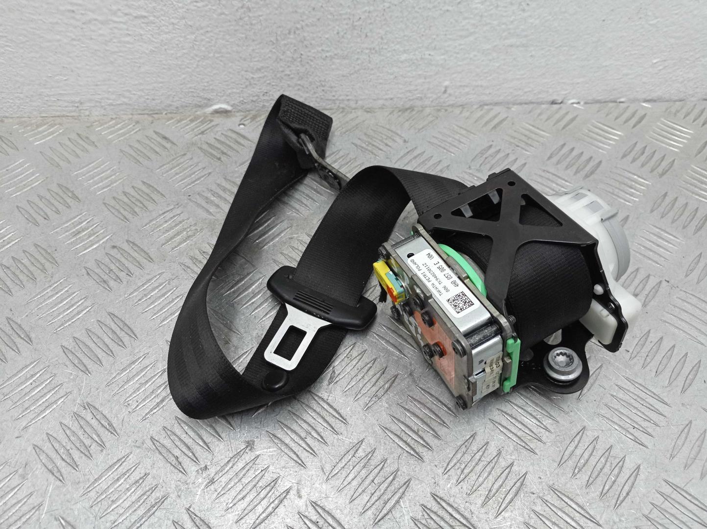 Ремень безопасности