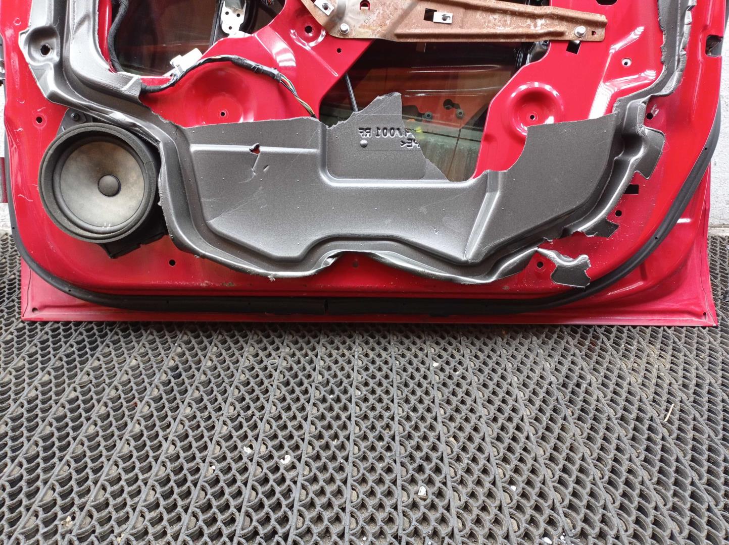 Дверь передняя правая