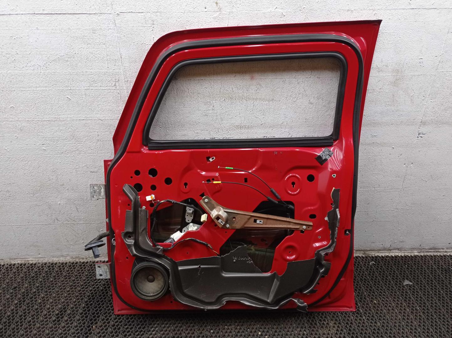 Дверь передняя правая