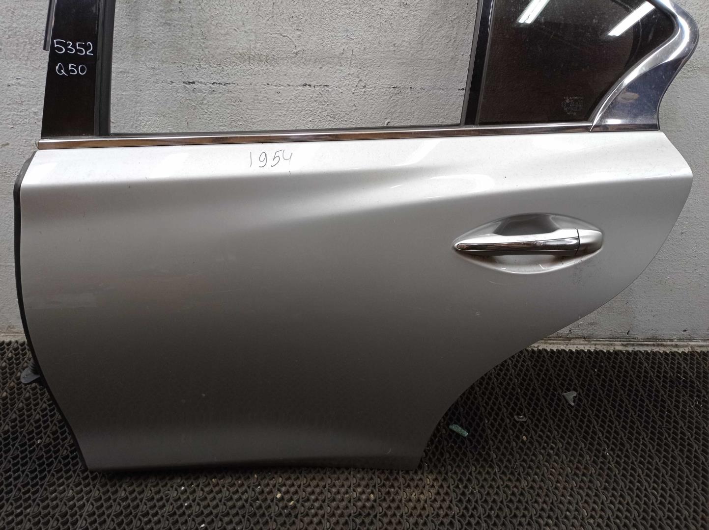 Ручка двери задней наружная левая