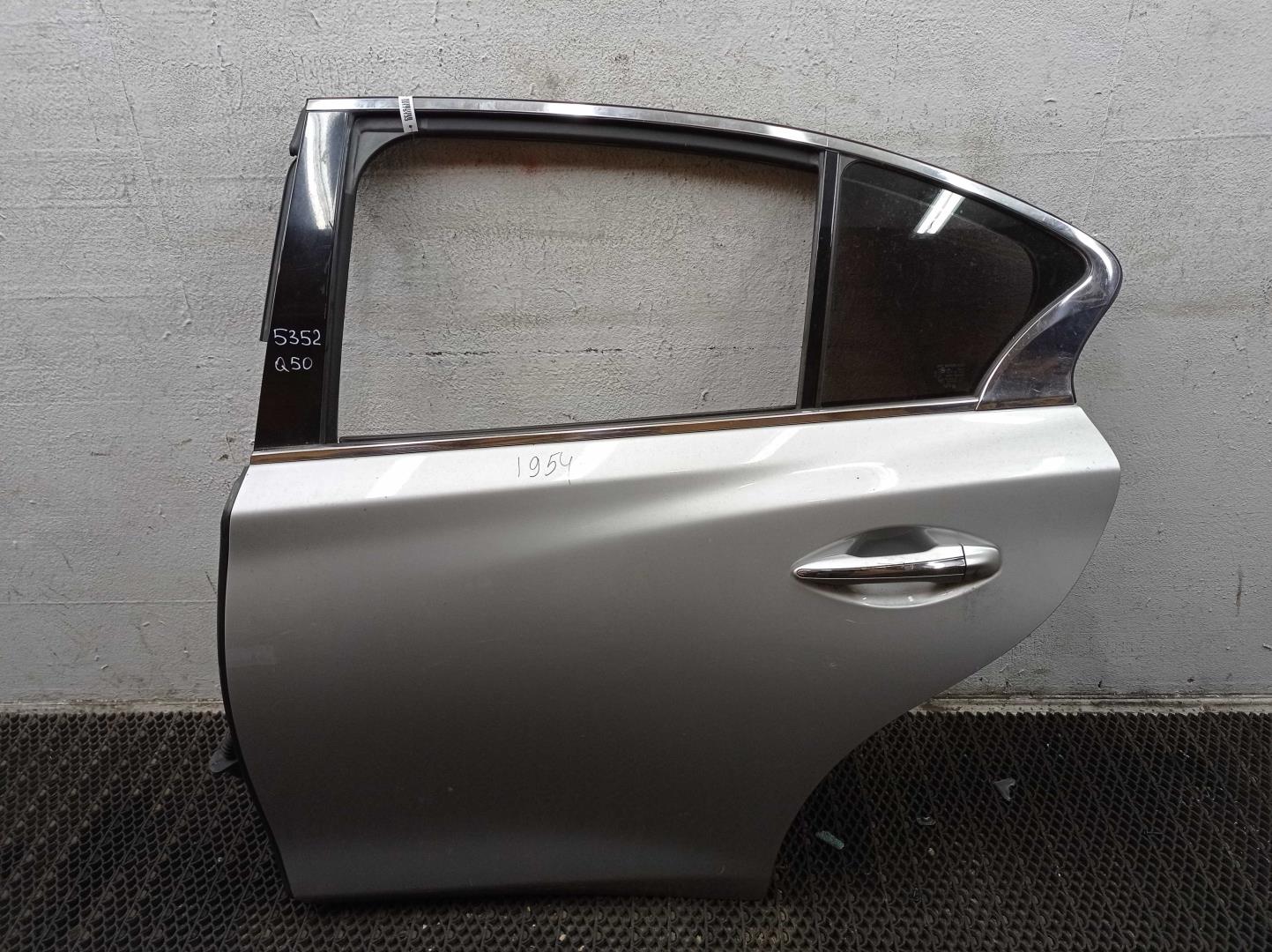 Замок двери задней левой