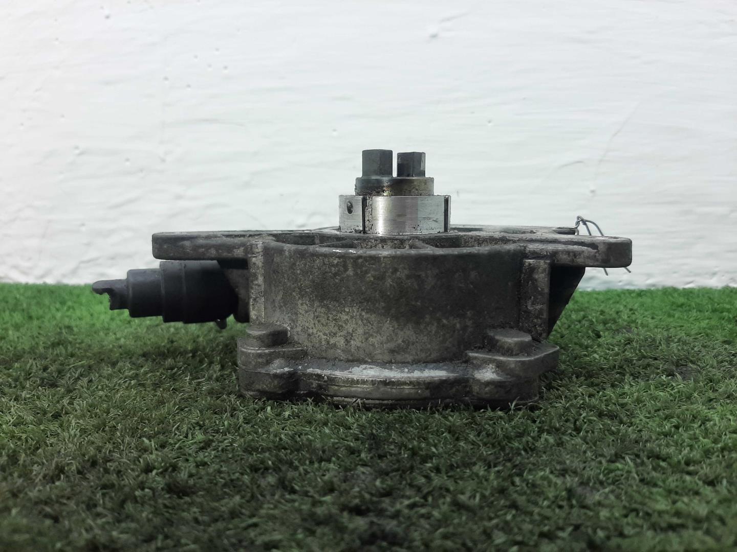 Насос вакуумный