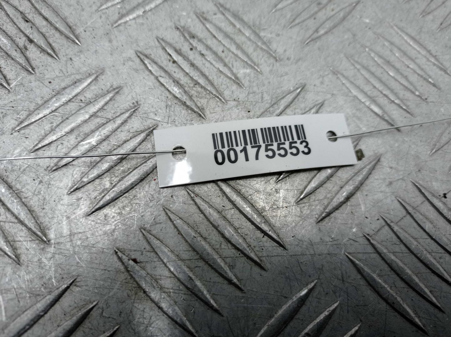 Петля капота левая