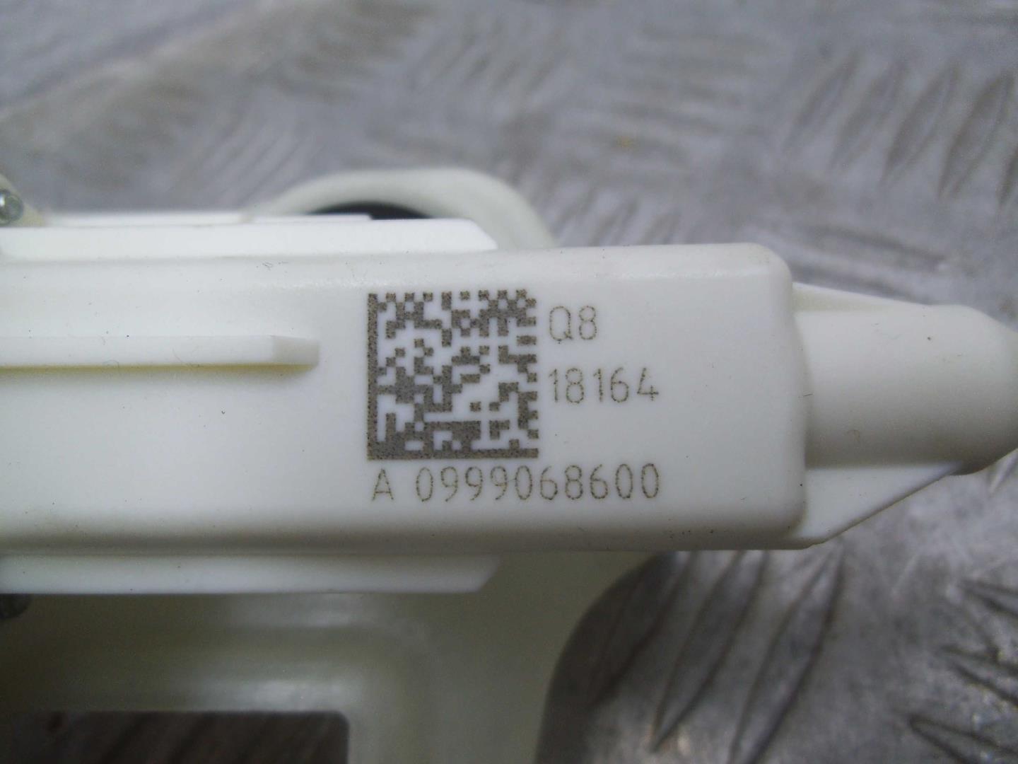 Замок багажника