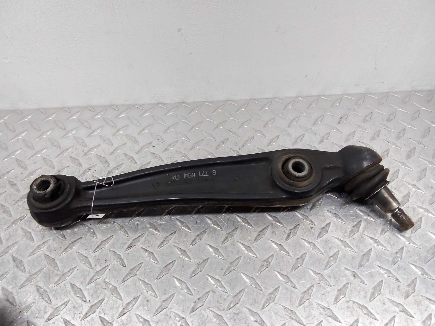 Рычаг передний нижний правый