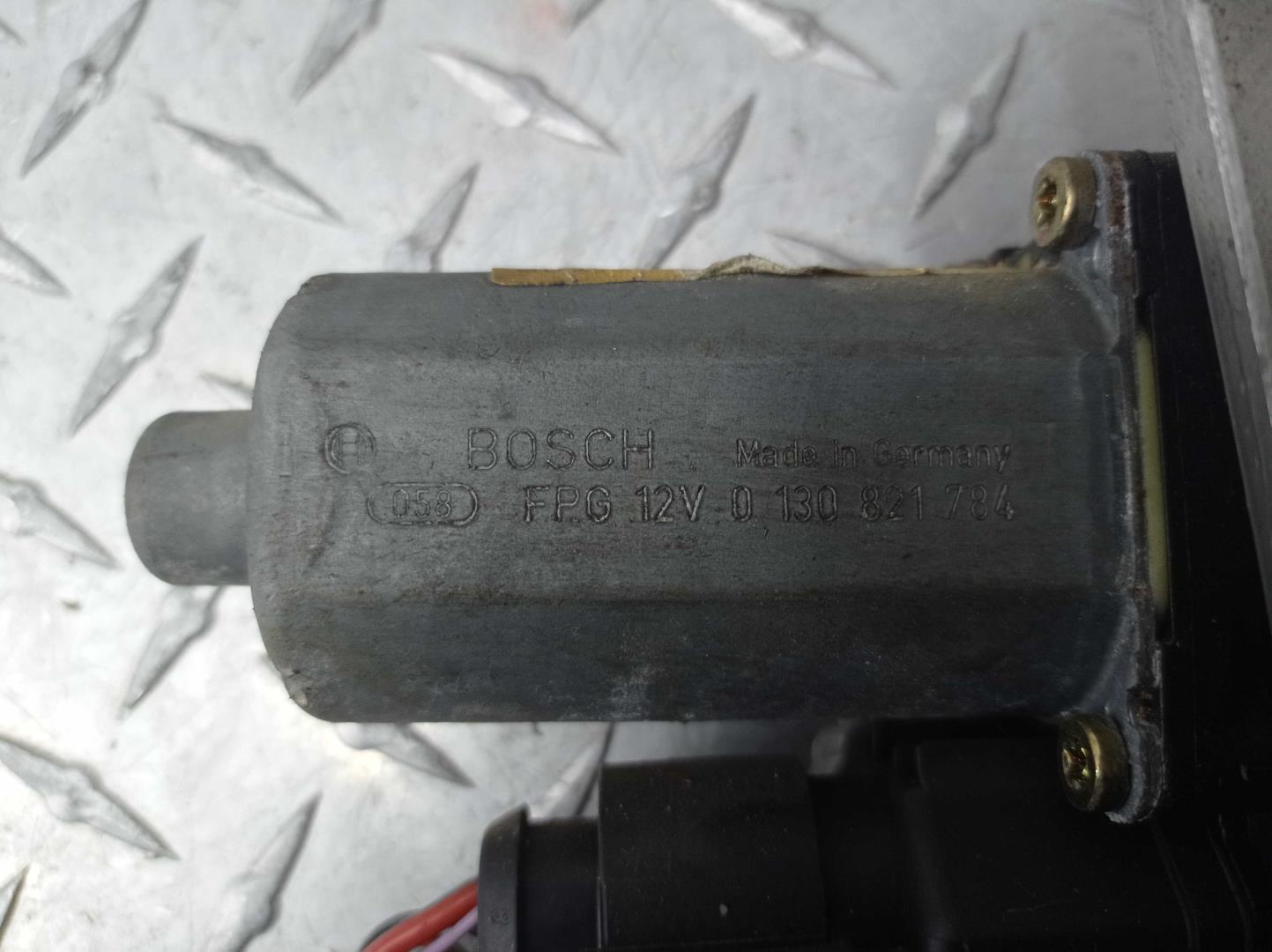 Стеклоподъемник электр. задний левый