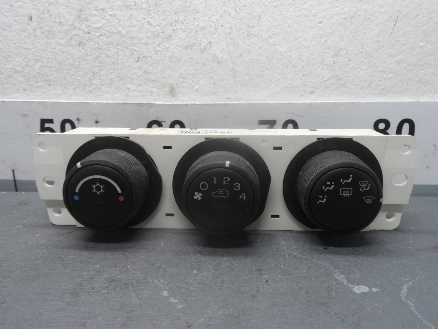 Переключатель отопителя