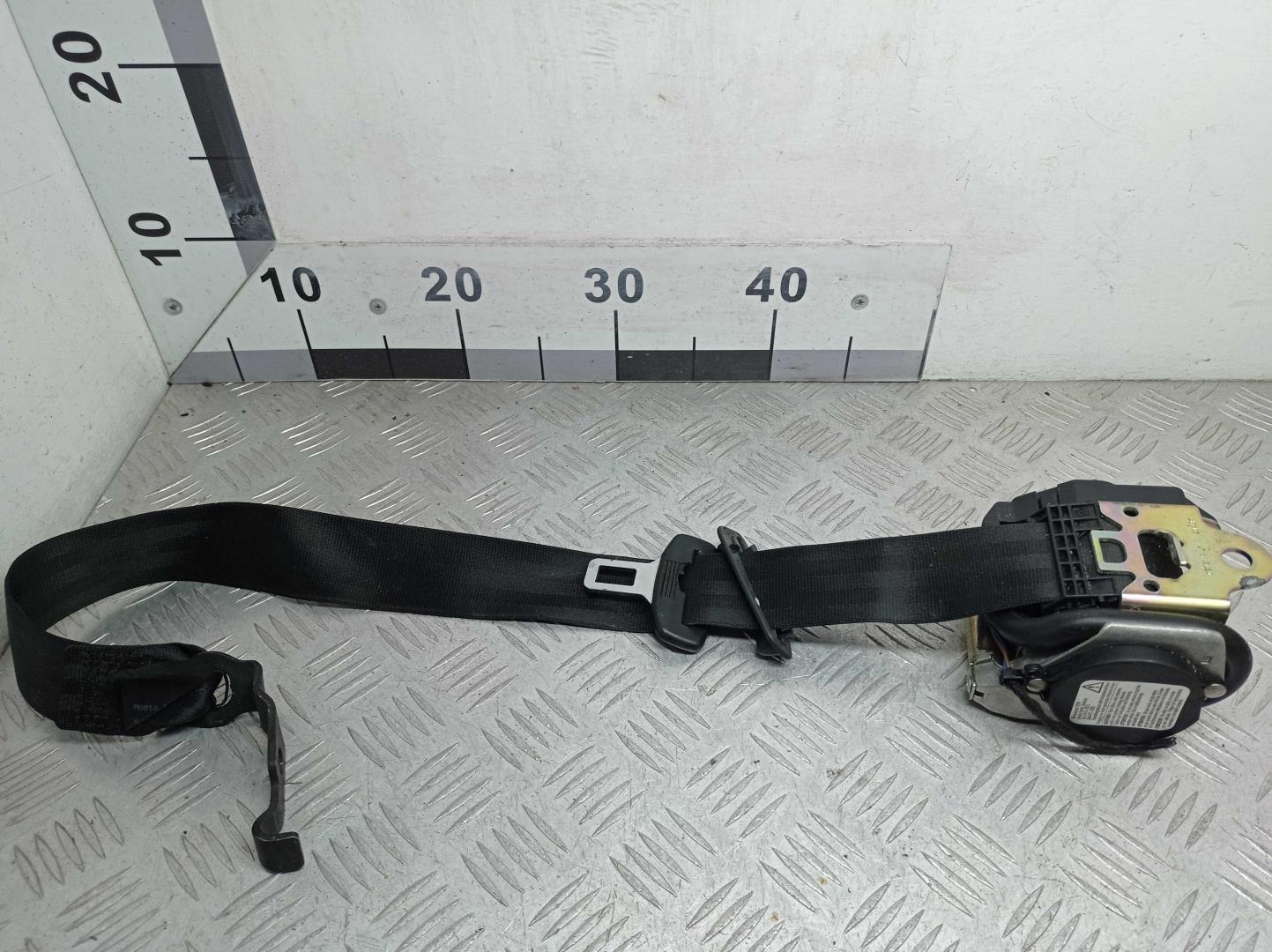 Ремень безопасности