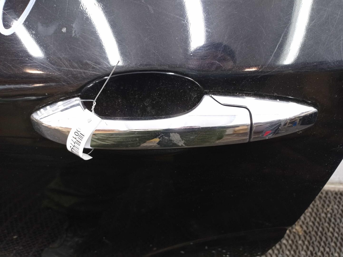 Стекло двери задней левой