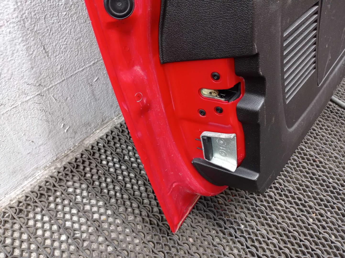 Замок багажника