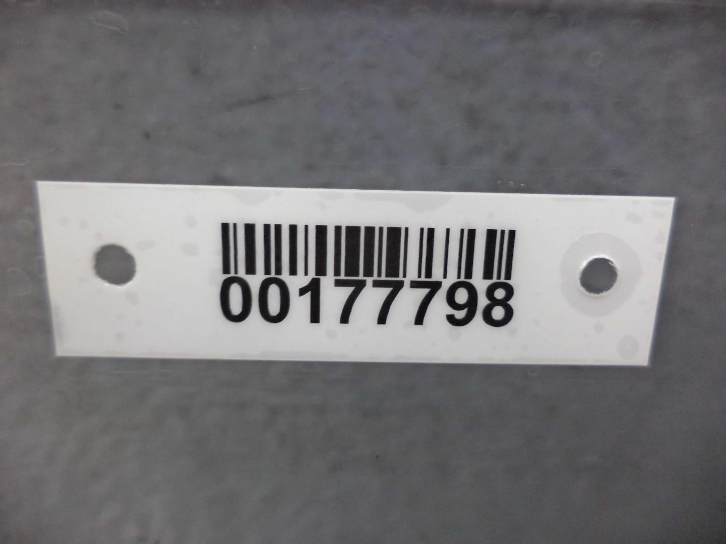 Стекло двери передней правой