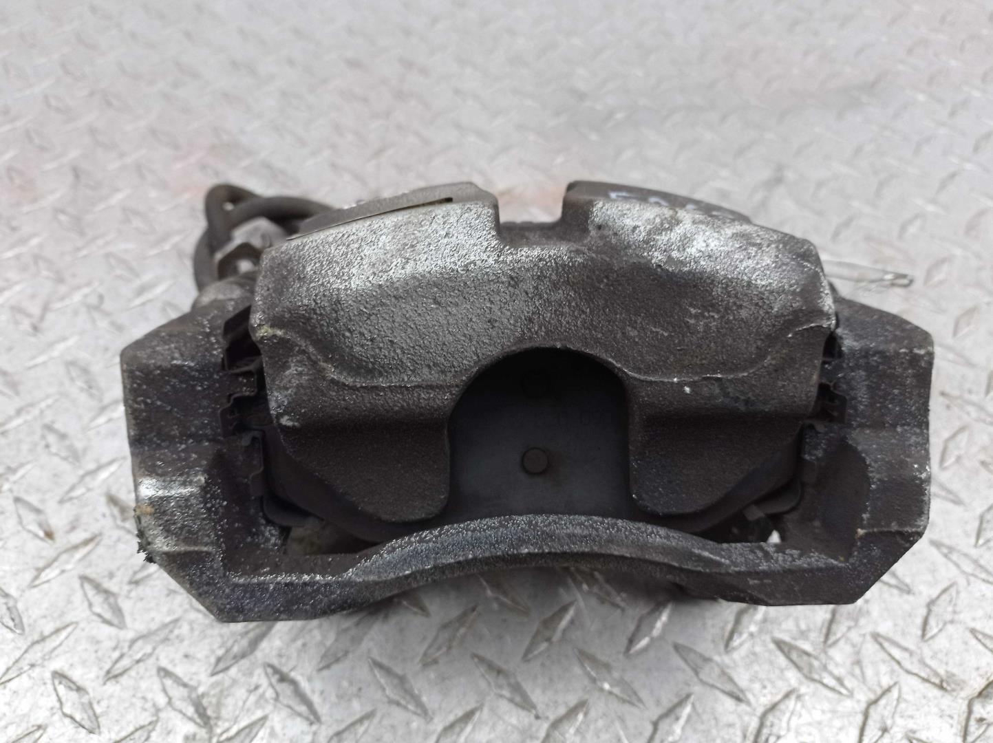 Суппорт передний правый