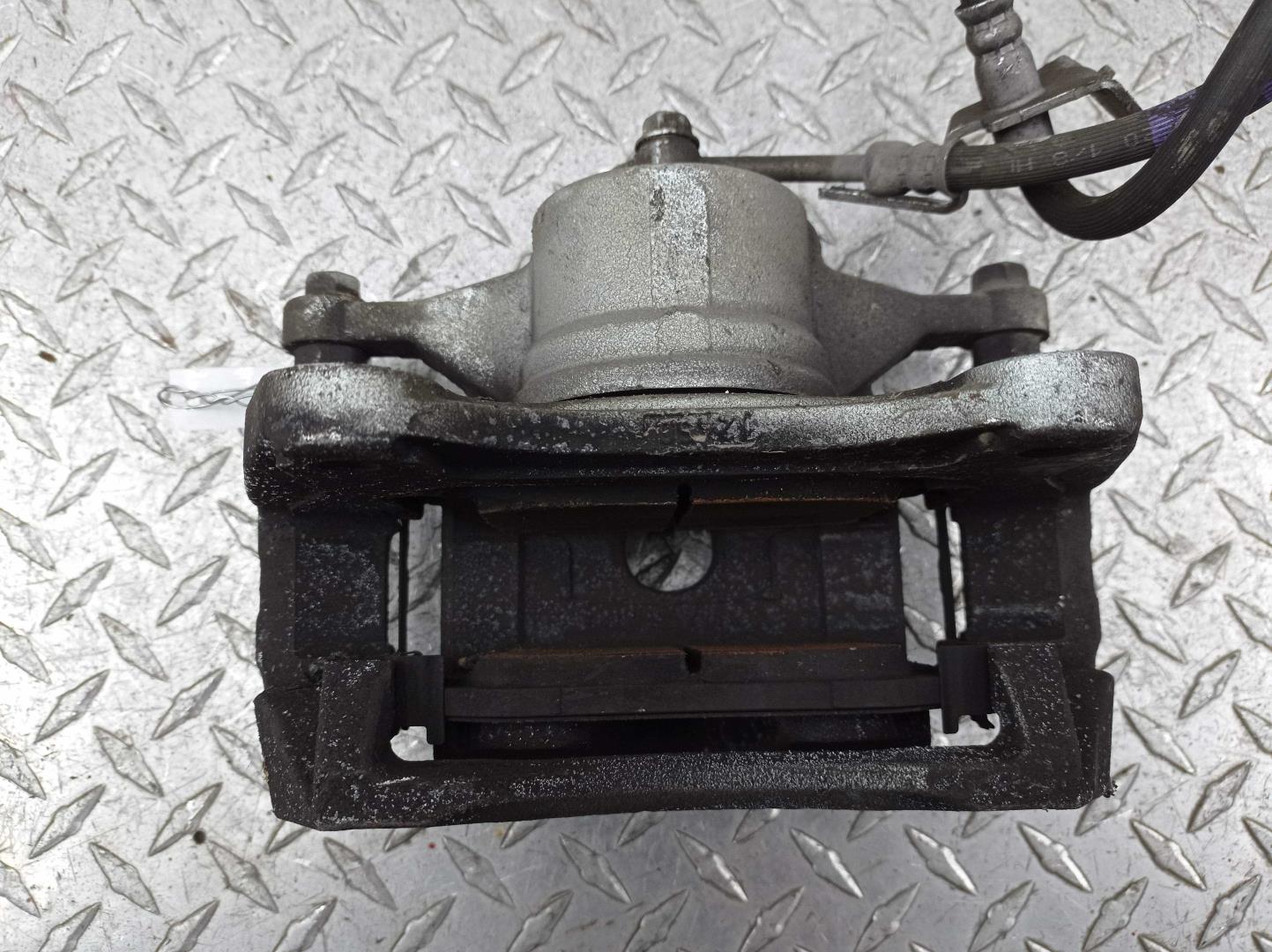 Суппорт передний правый