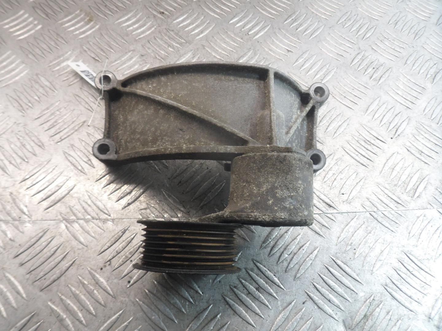 Кронштейн генератора