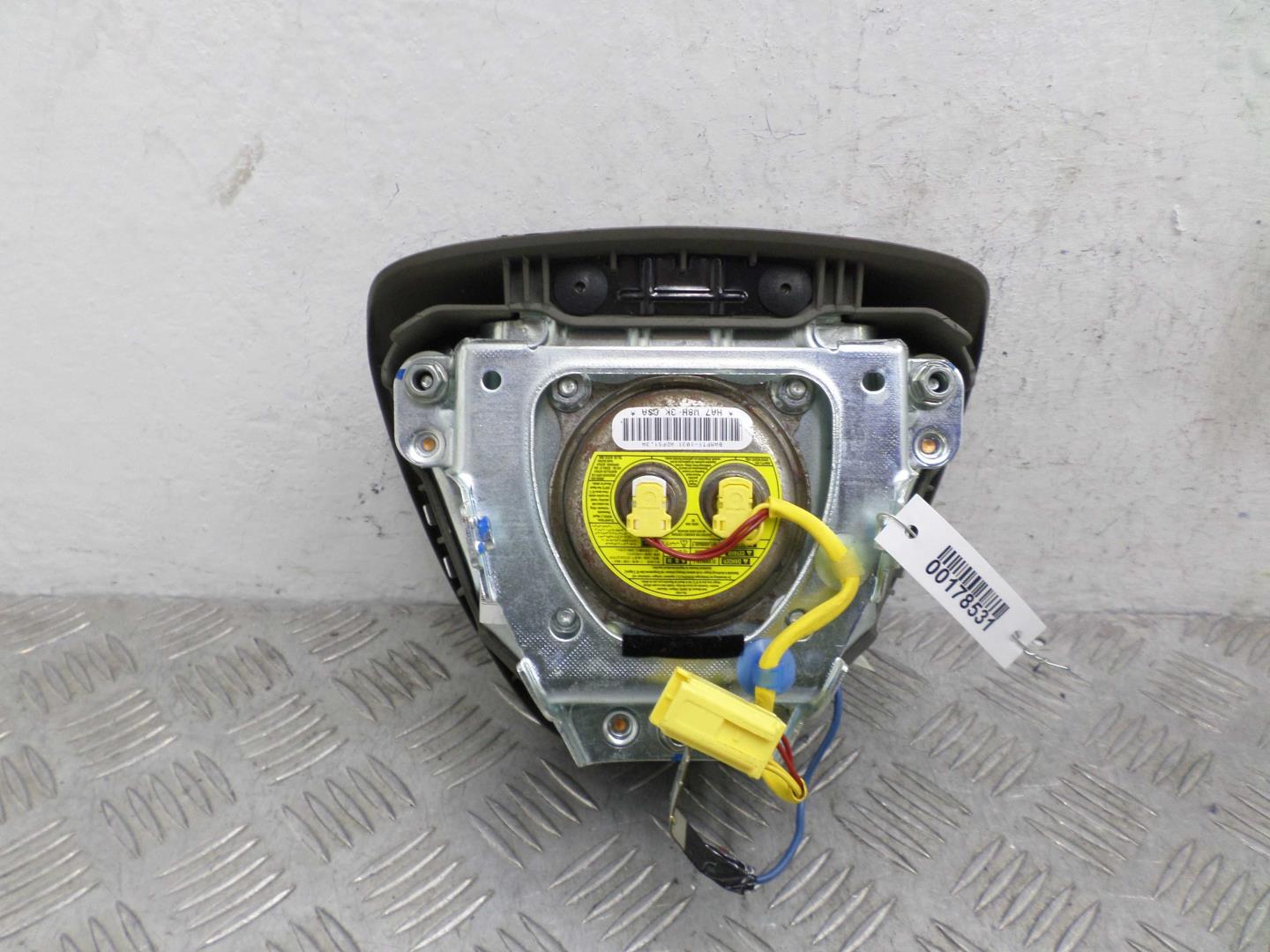 Подушка безопасности в рулевое колесо