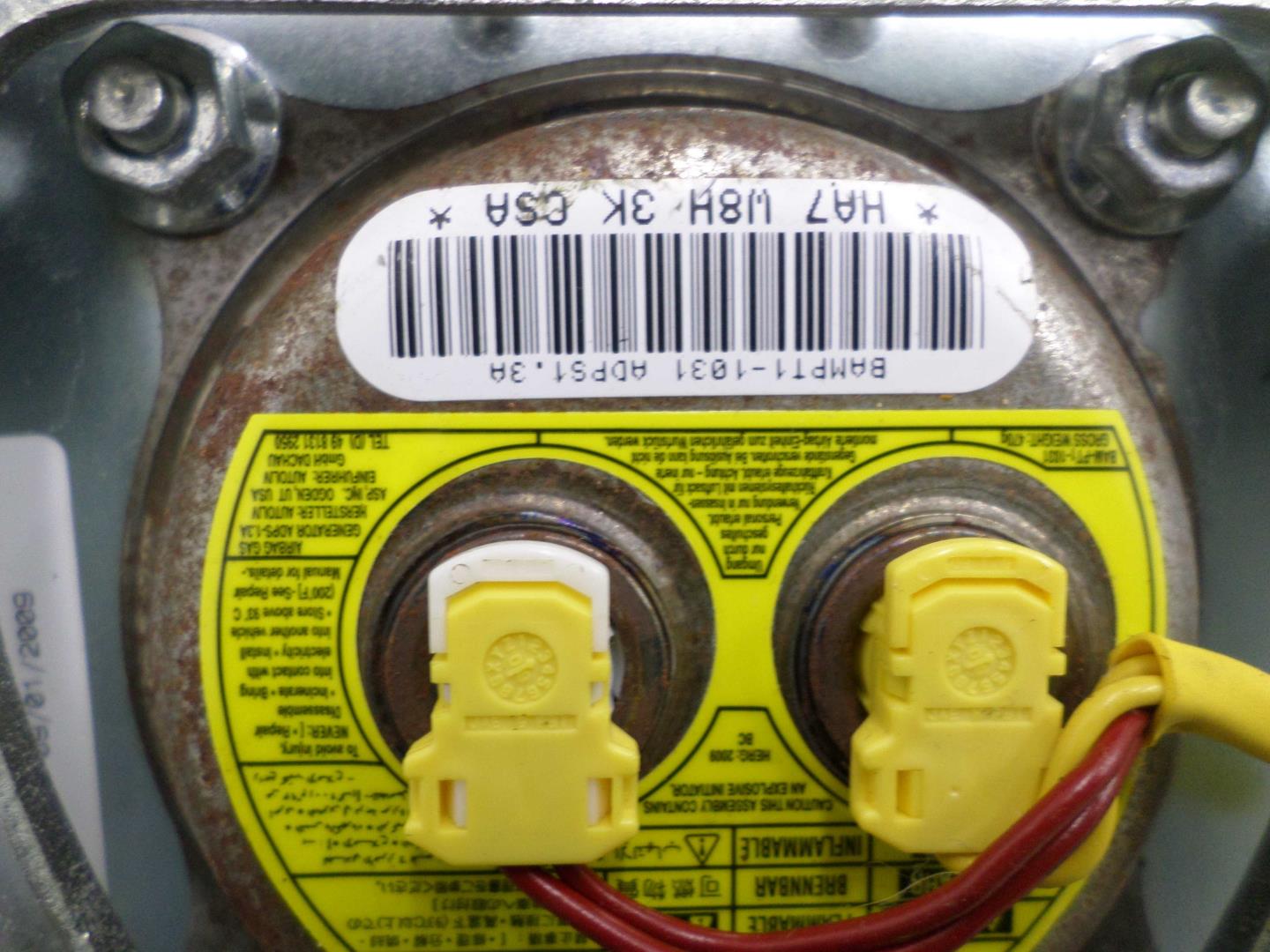 Подушка безопасности в рулевое колесо