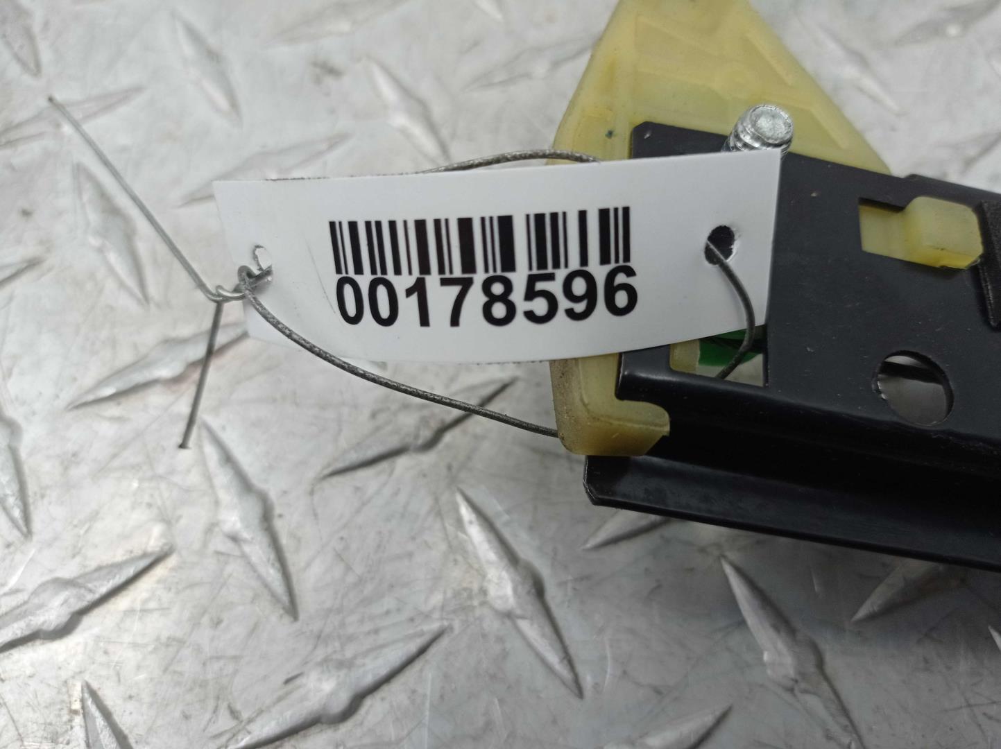 Стеклоподъемник электр. задний правый