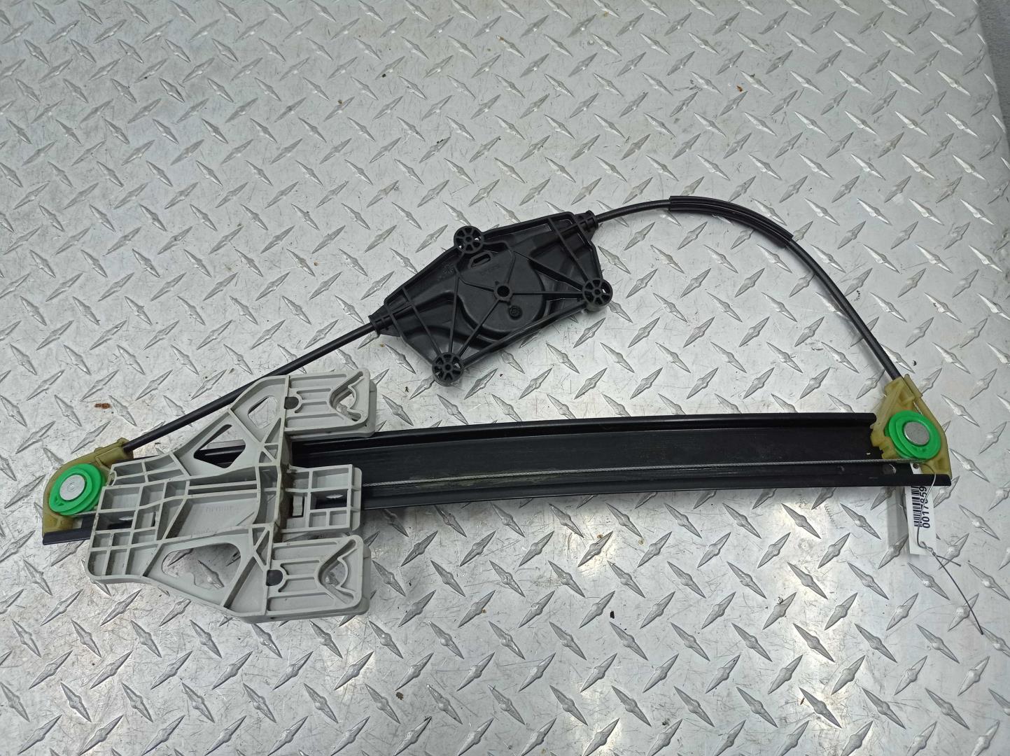 Стеклоподъемник электр. задний правый