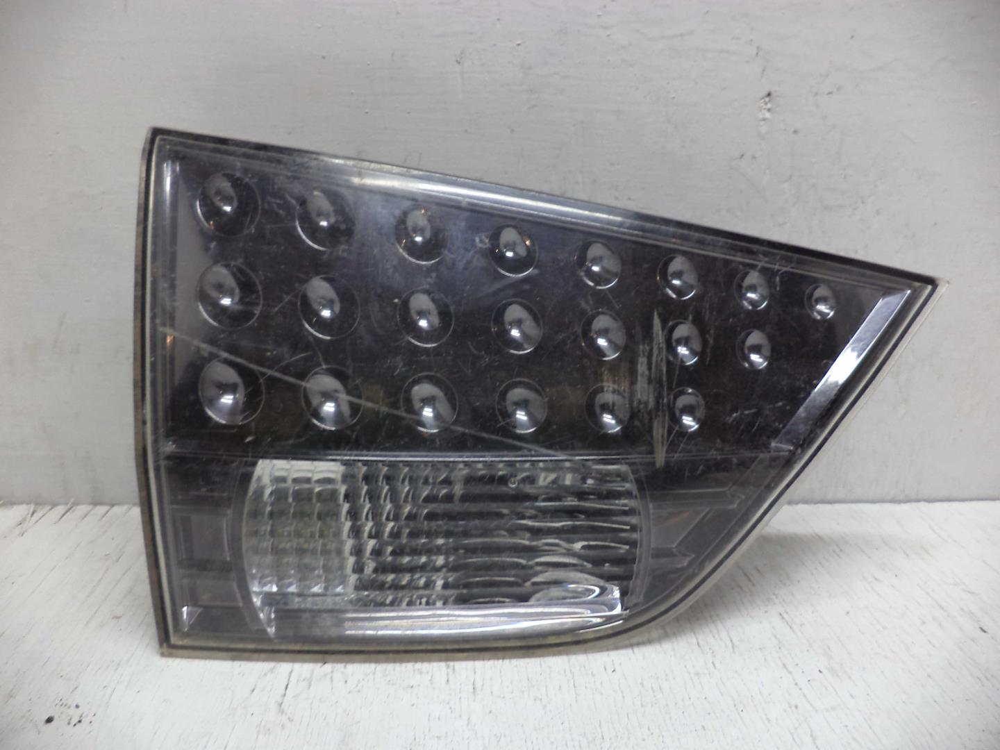 Фонарь задний внутренний левый