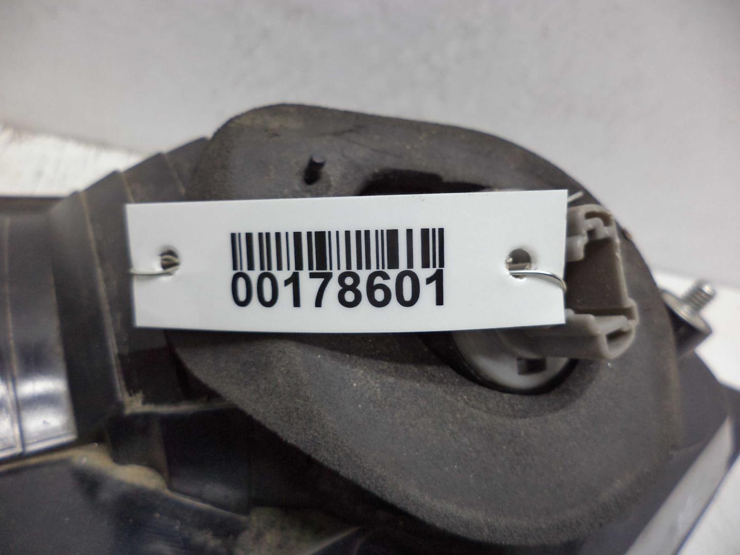 Фонарь задний внутренний левый