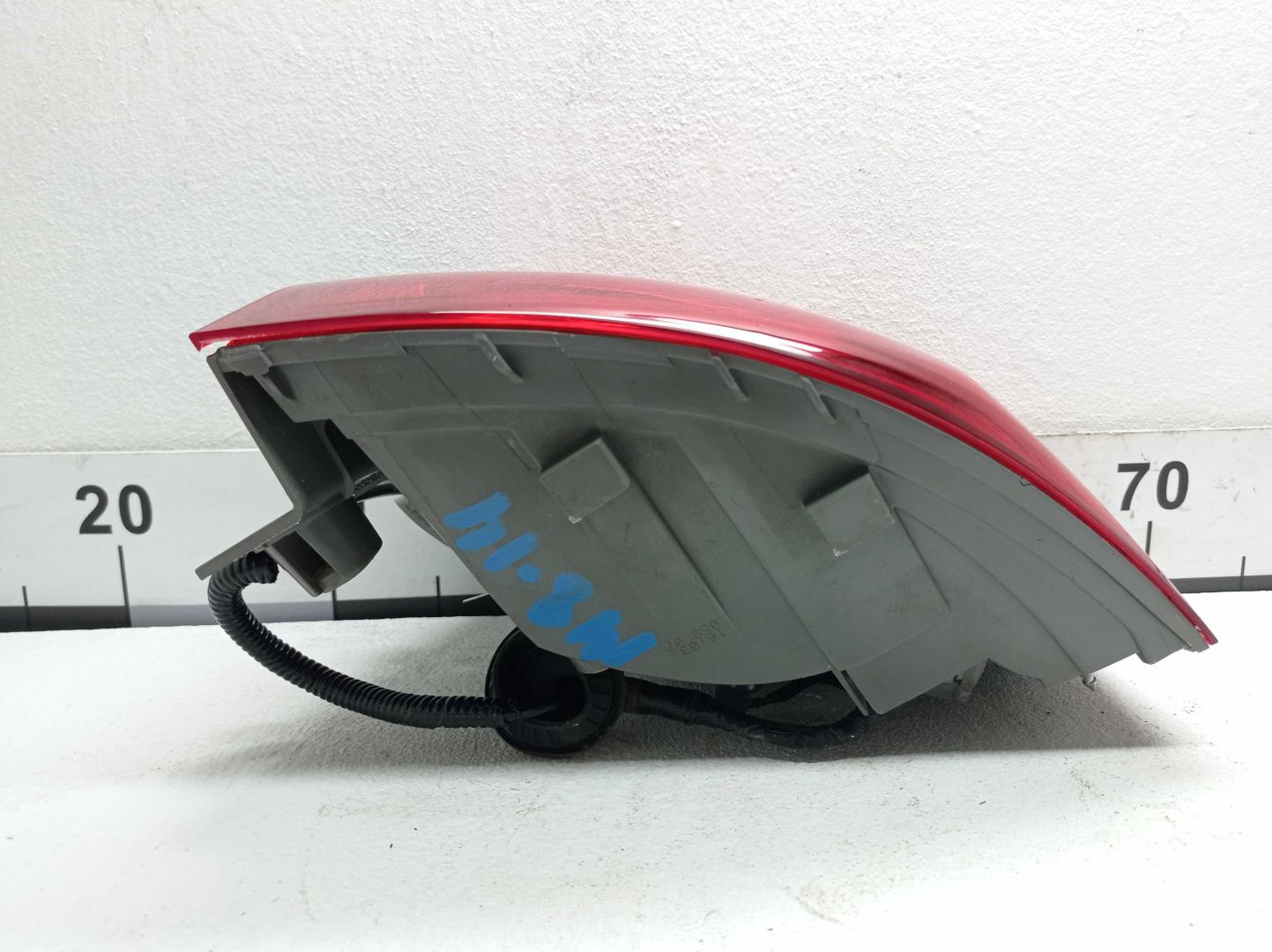 Фонарь задний наружный правый