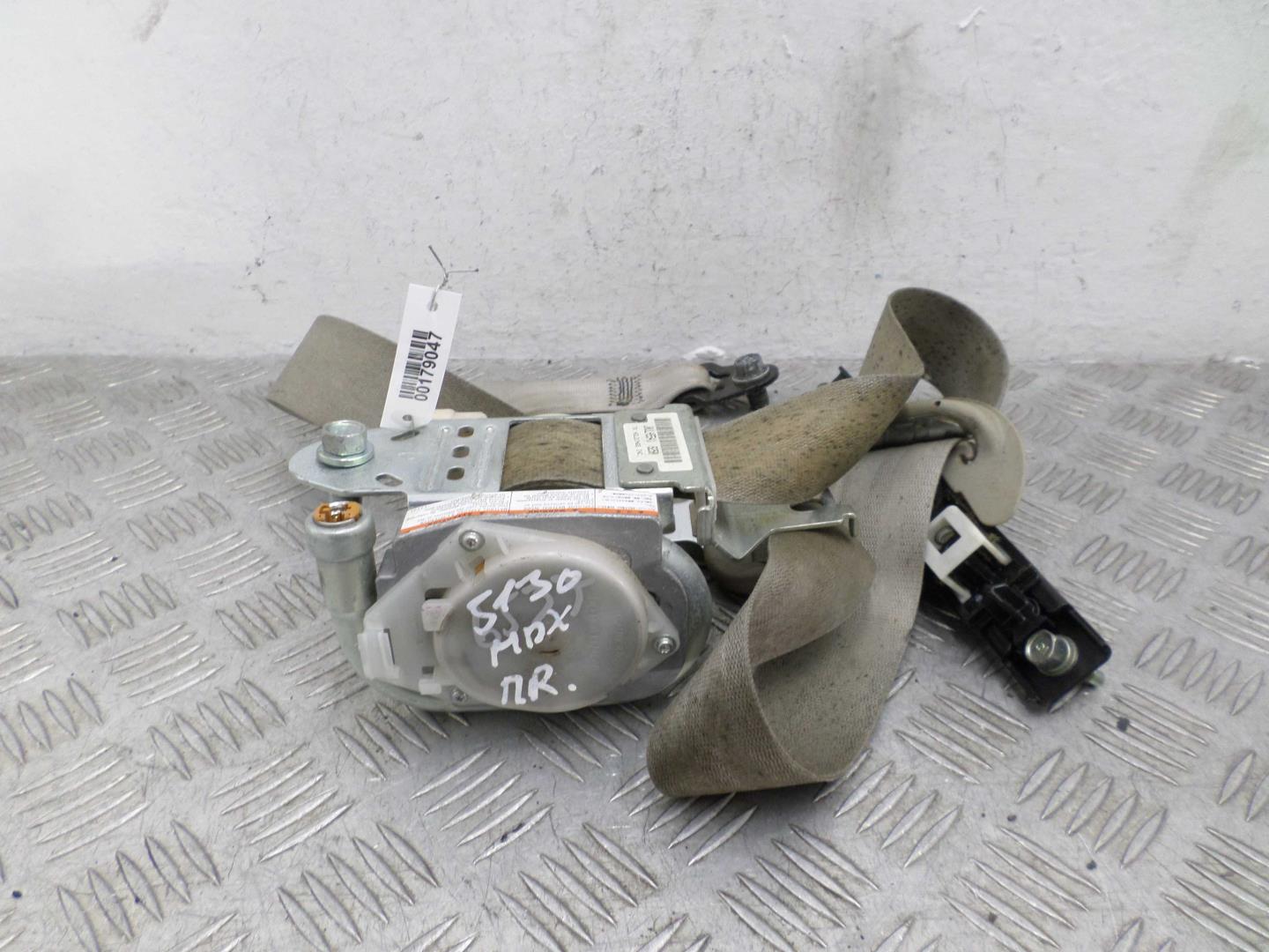 Ремень безопасности