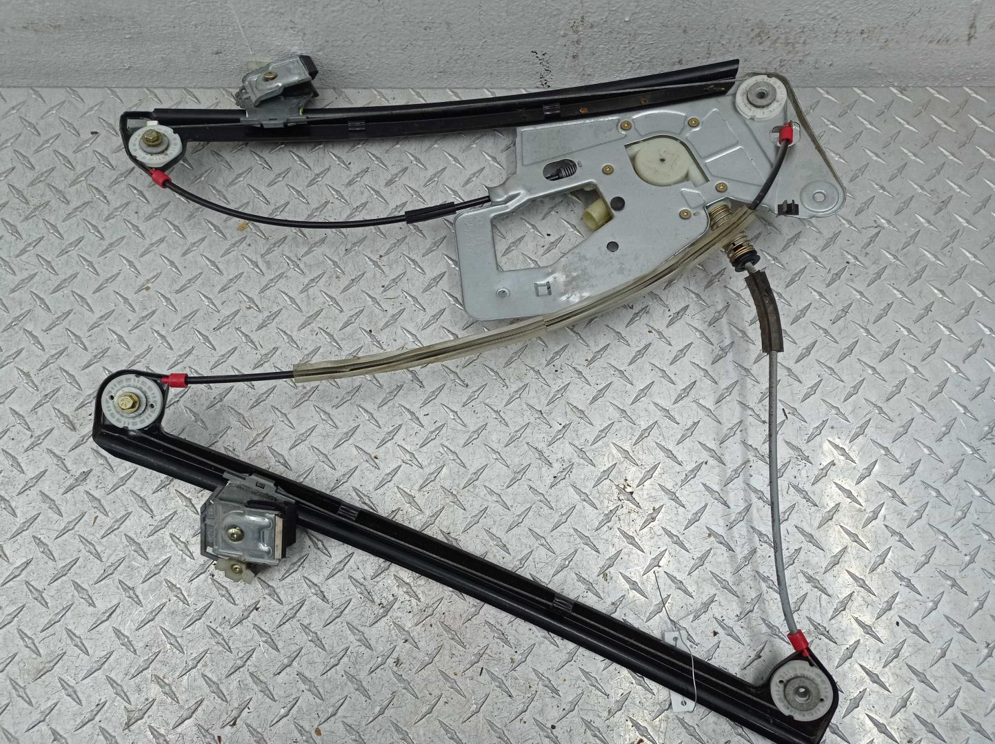 Стеклоподъемник электр. передний правый