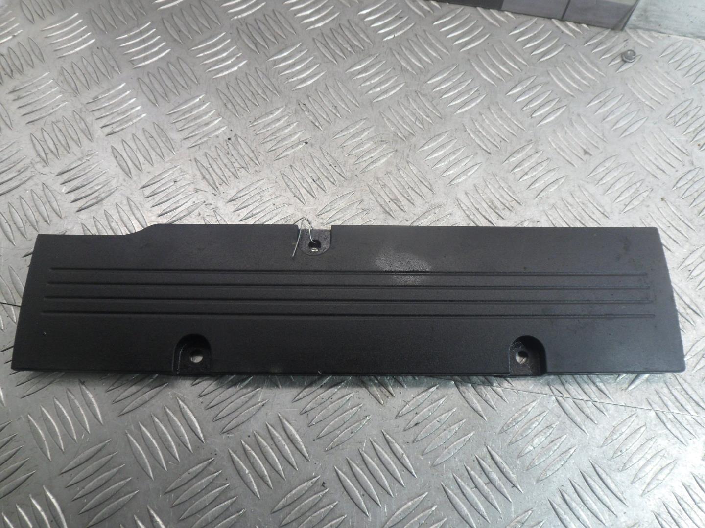 Крышка двигателя