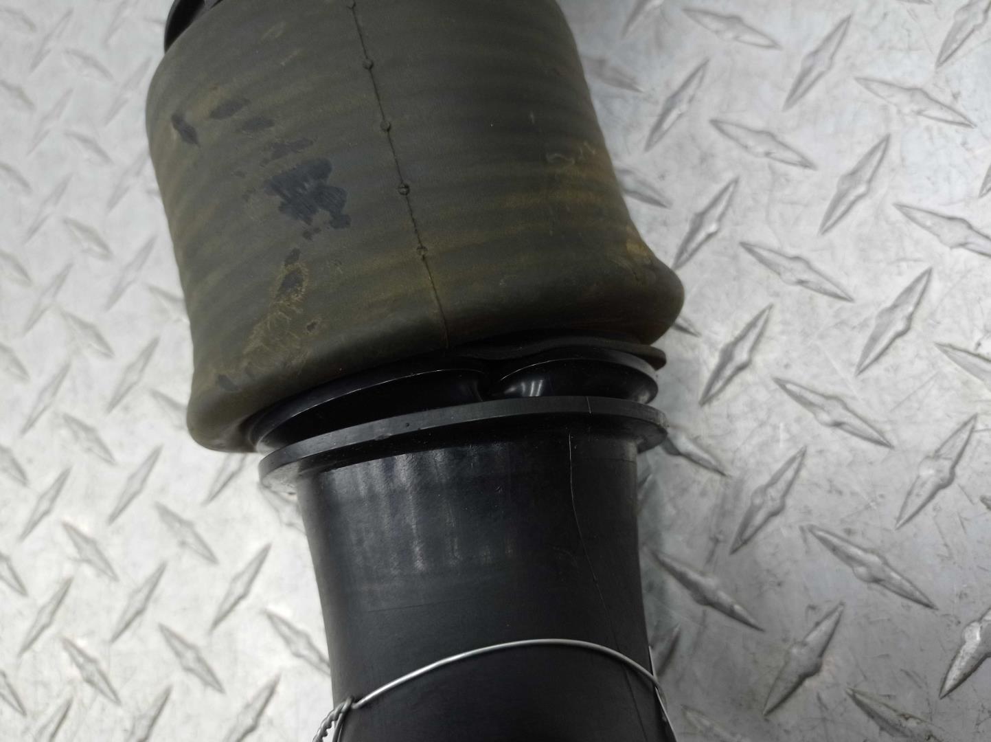 Патрубок воздушного фильтра