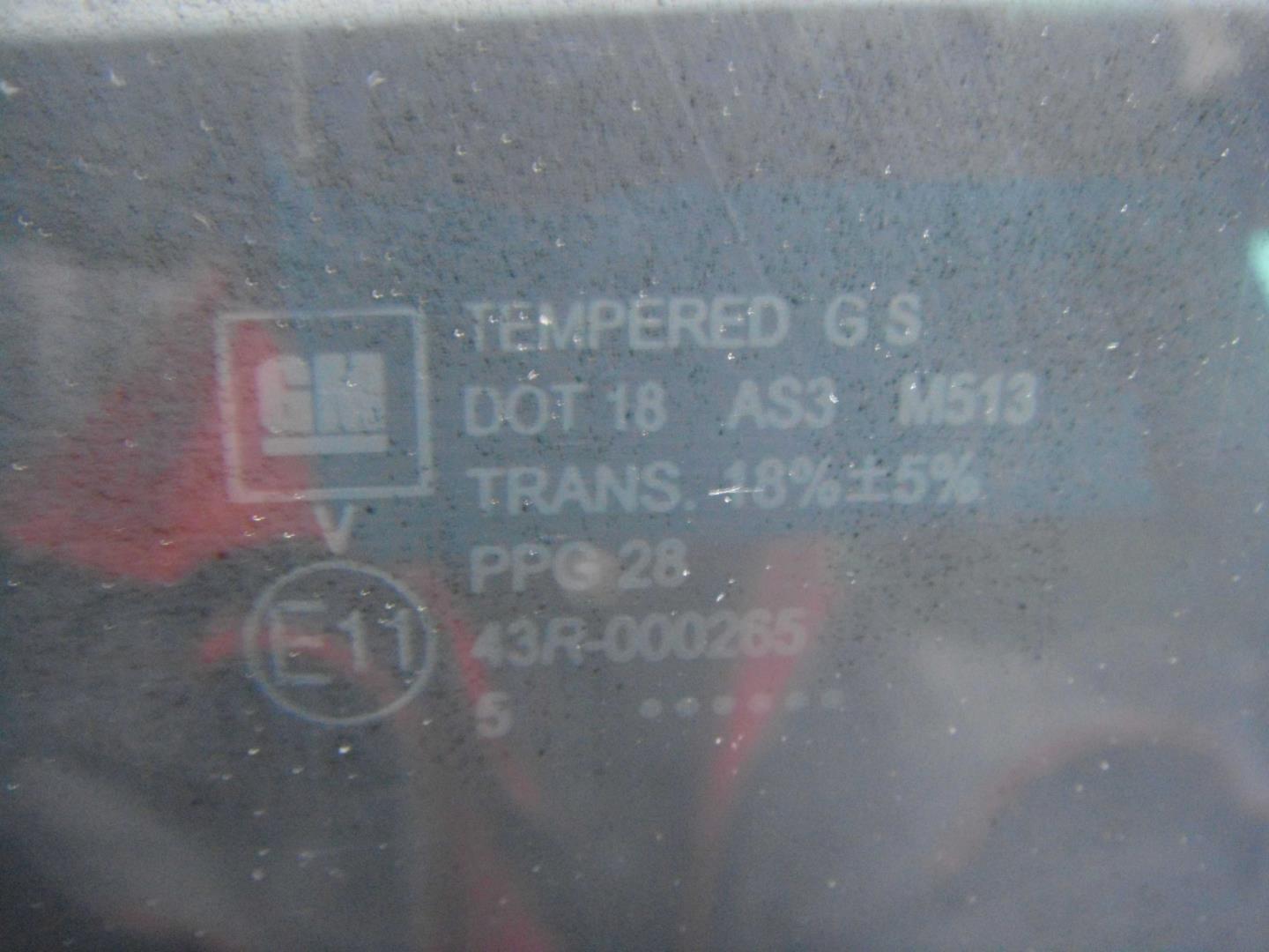 Стекло двери задней правой