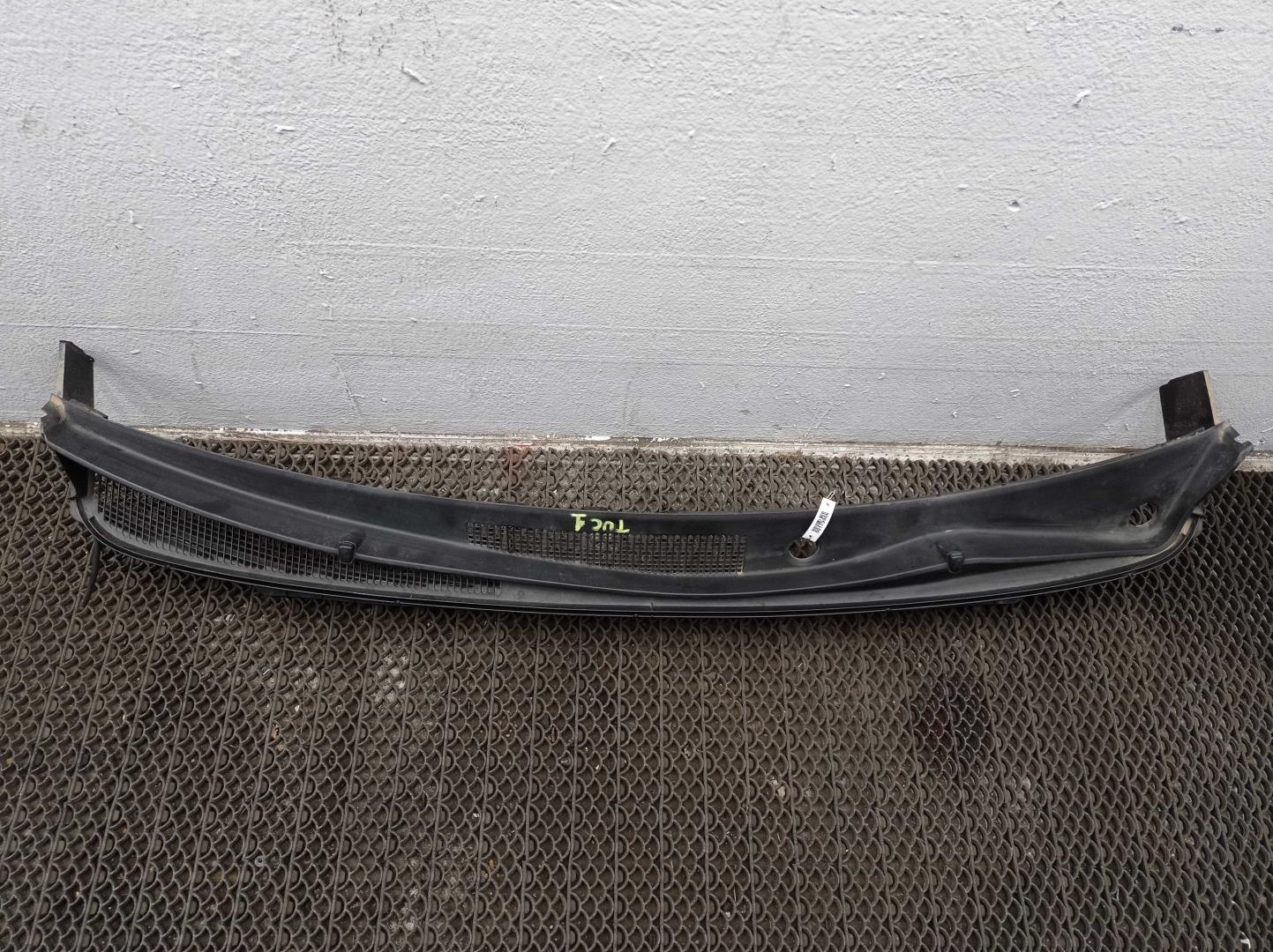 Решетка стеклоочистителей (Жабо)