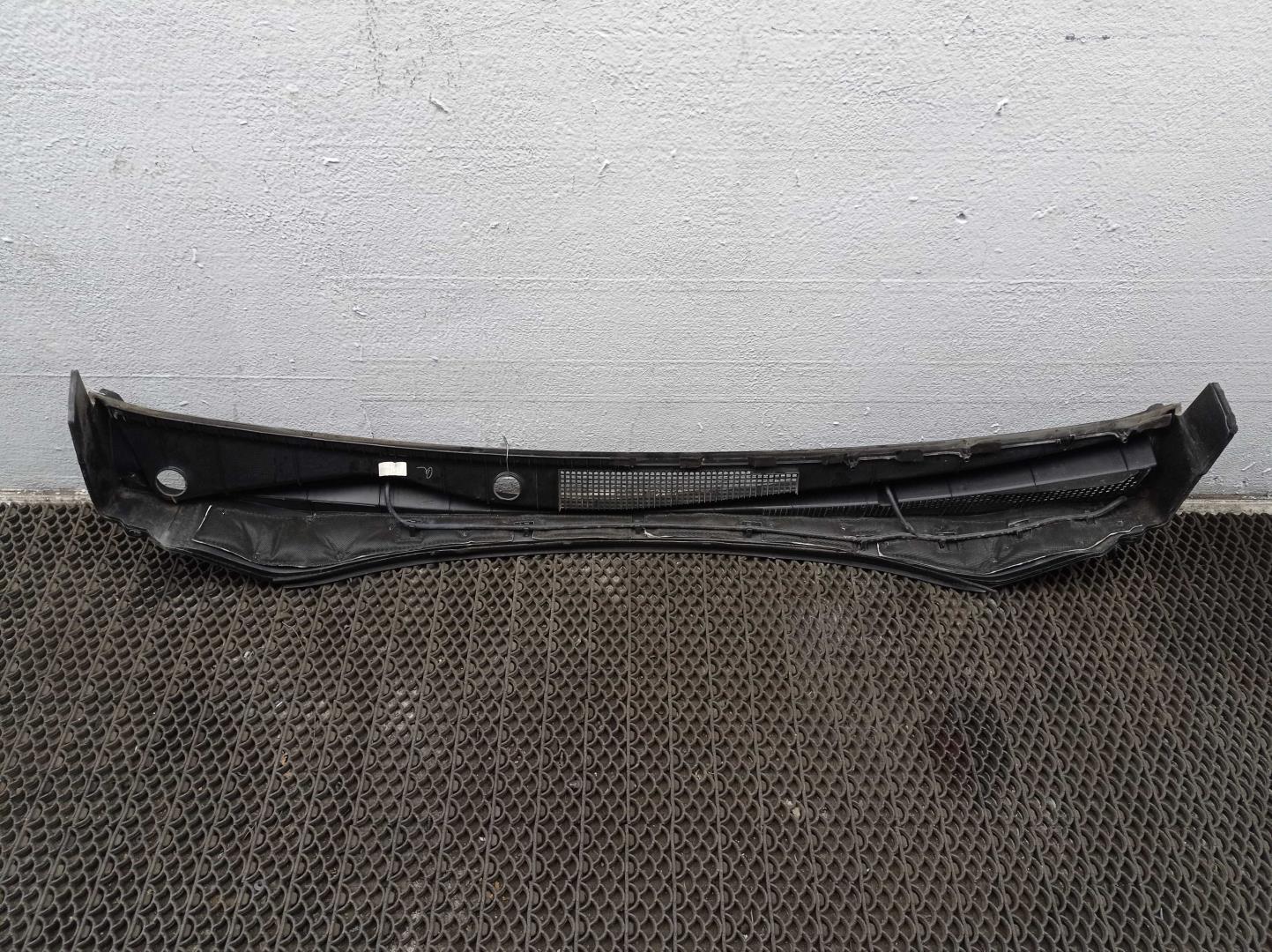 Решетка стеклоочистителей (Жабо)