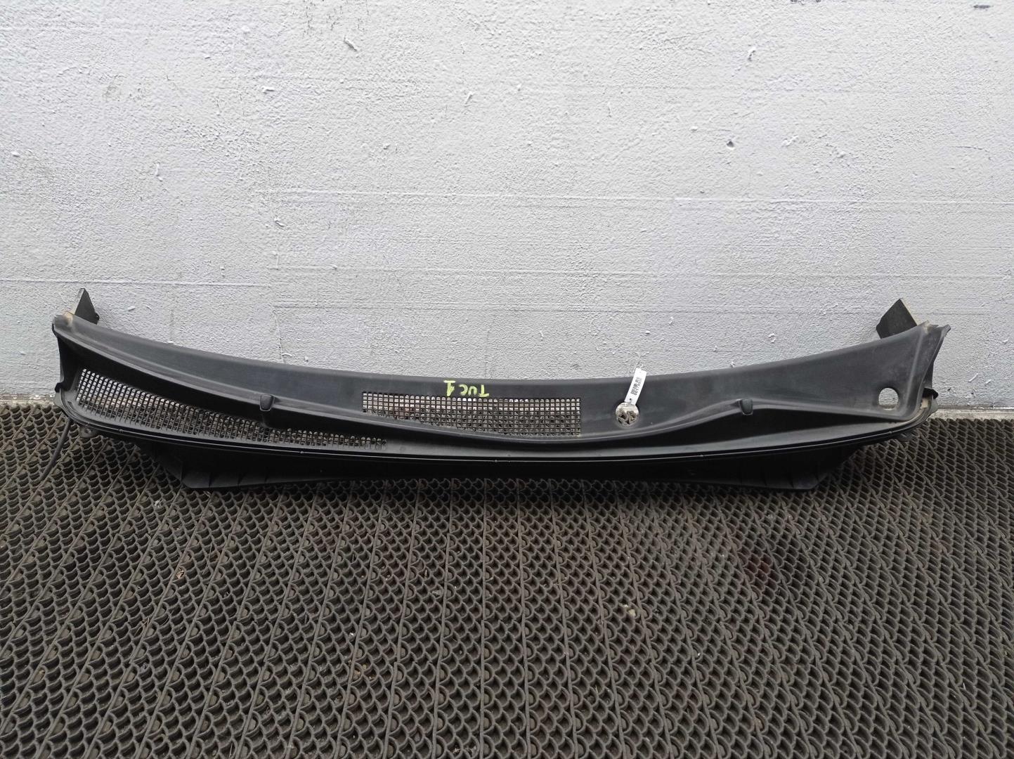 Решетка стеклоочистителей (Жабо)