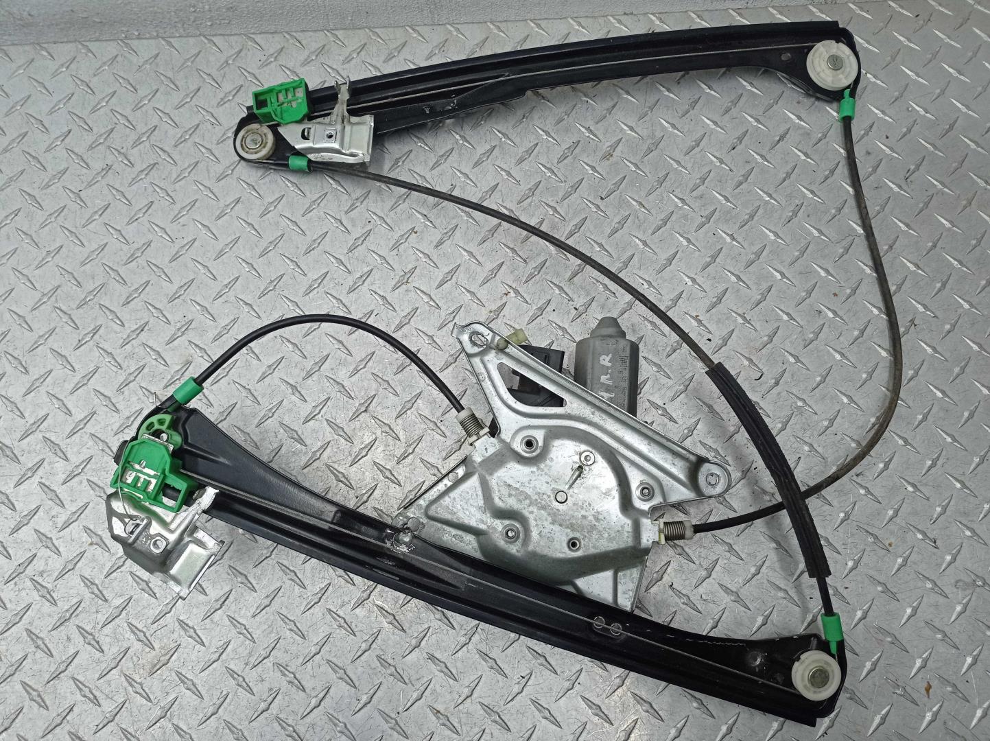 Стеклоподъемник электр. передний правый