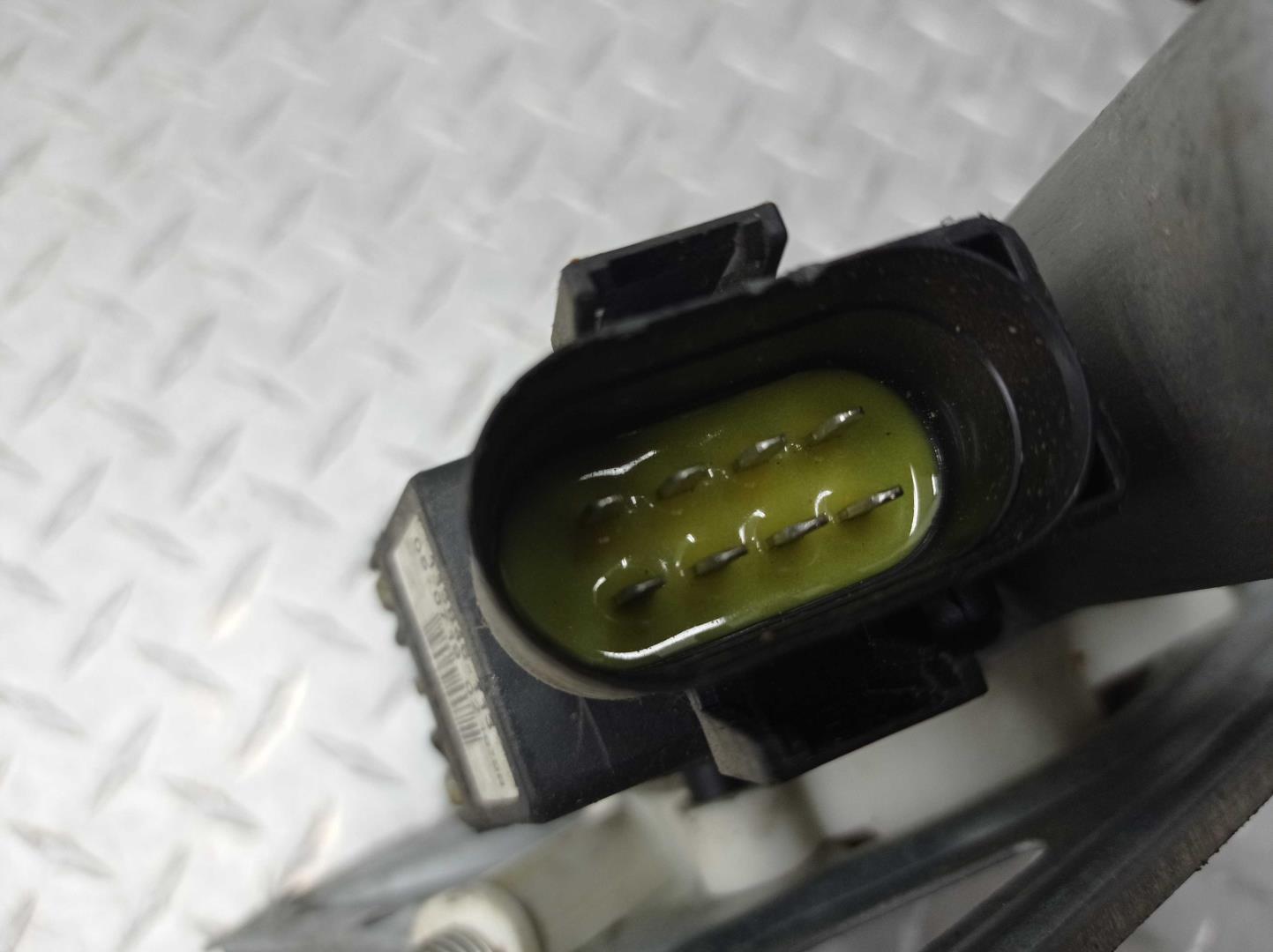 Стеклоподъемник электр. передний правый